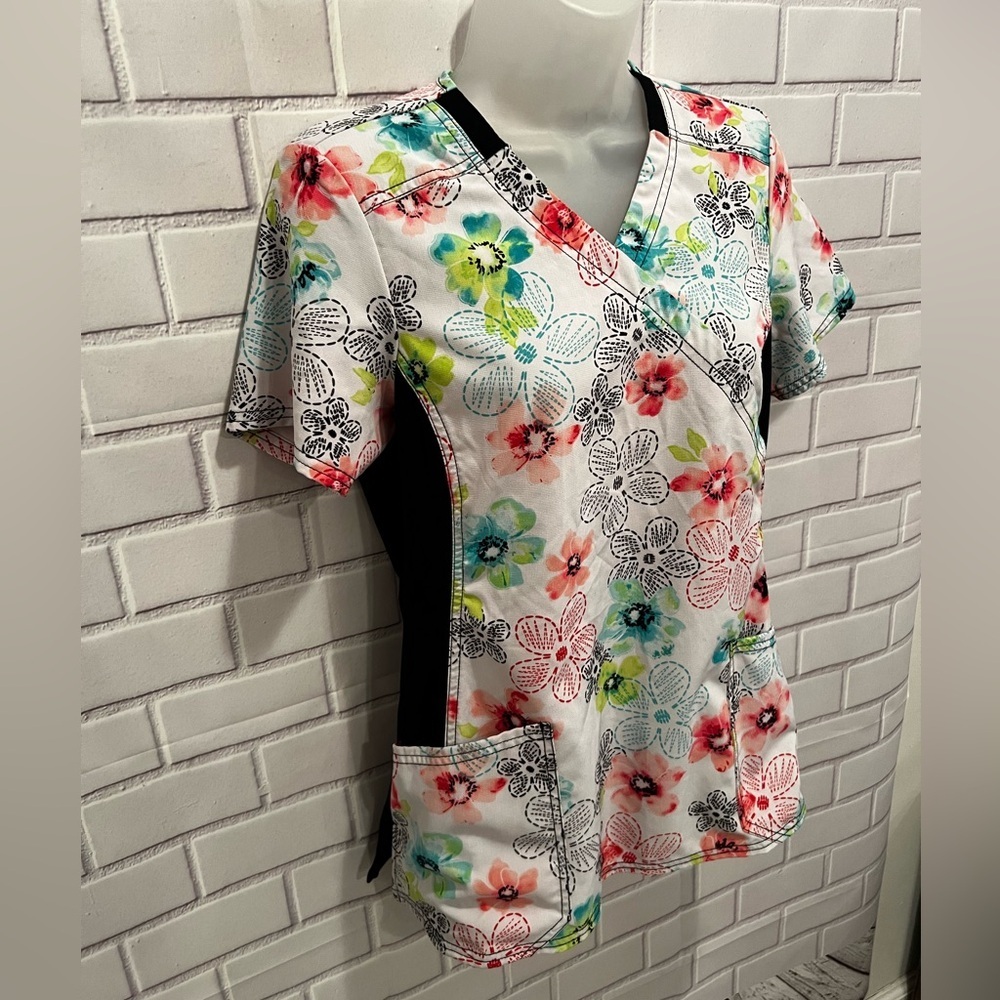 IFLEX CHEROKEE women v-neck short sleeve black-white floral scrubs top/size XS